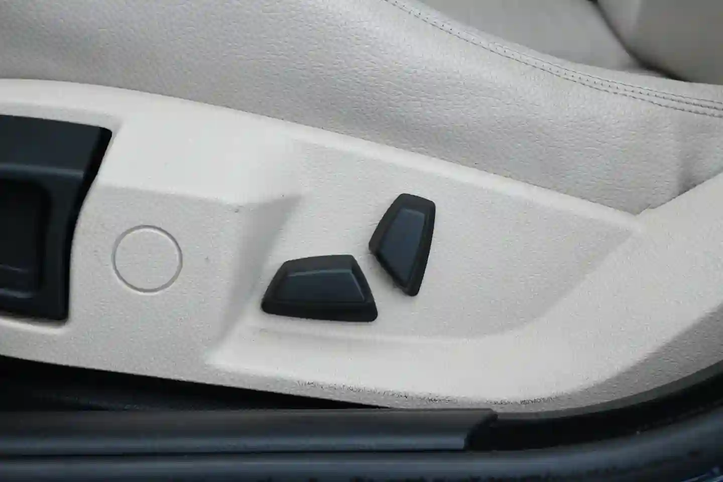 Car Image - N9YC44xhS6cgCFDvBwwuz