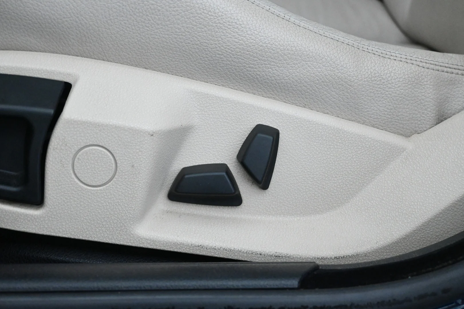 Car Image - N9YC44xhS6cgCFDvBwwuz