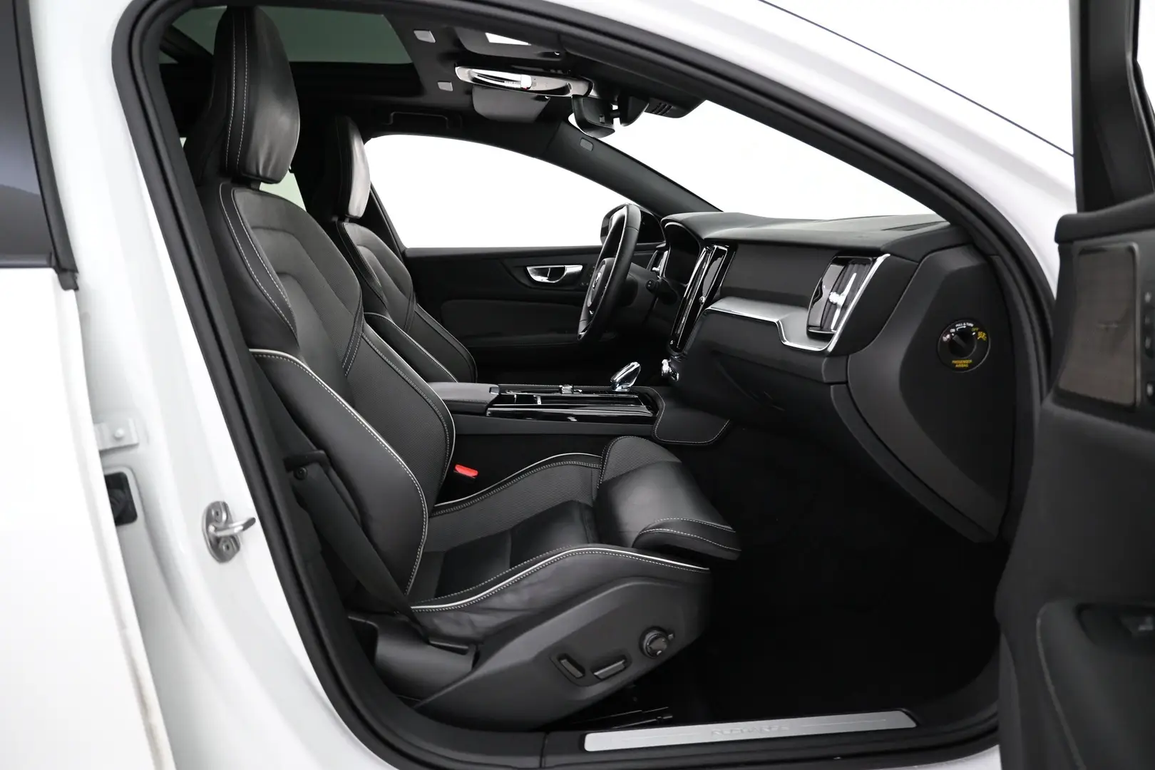 Car Image - 2LoMdVHxteC8Ed3eIhuvxC