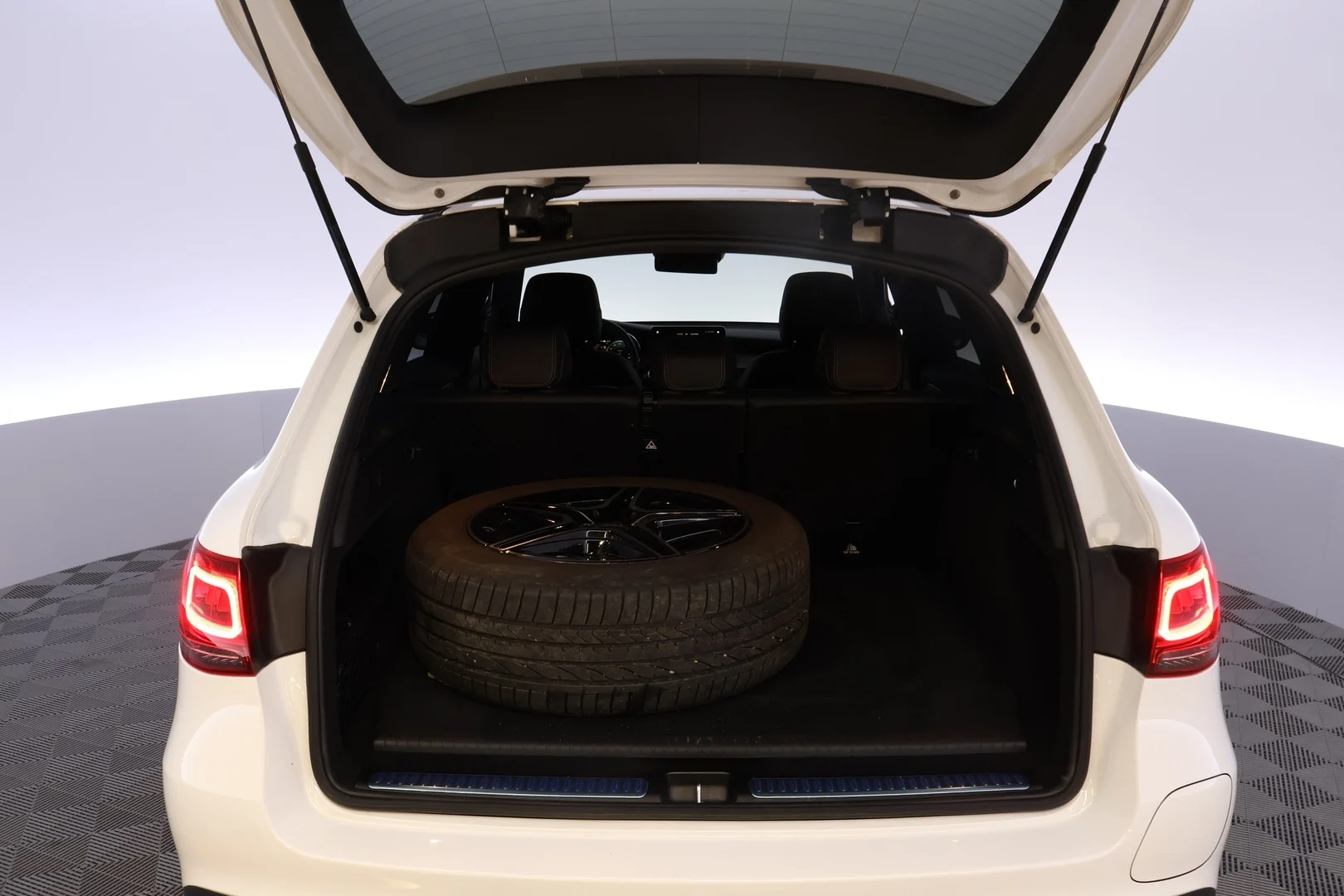 Car Image - 1hG1IAsNcOJxGHSChb9Pja