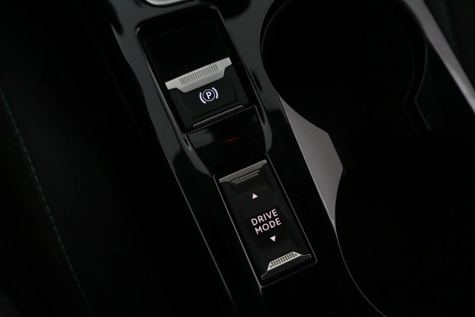 Car Image - 6S34k6pvZUBxk4naVqWSOq