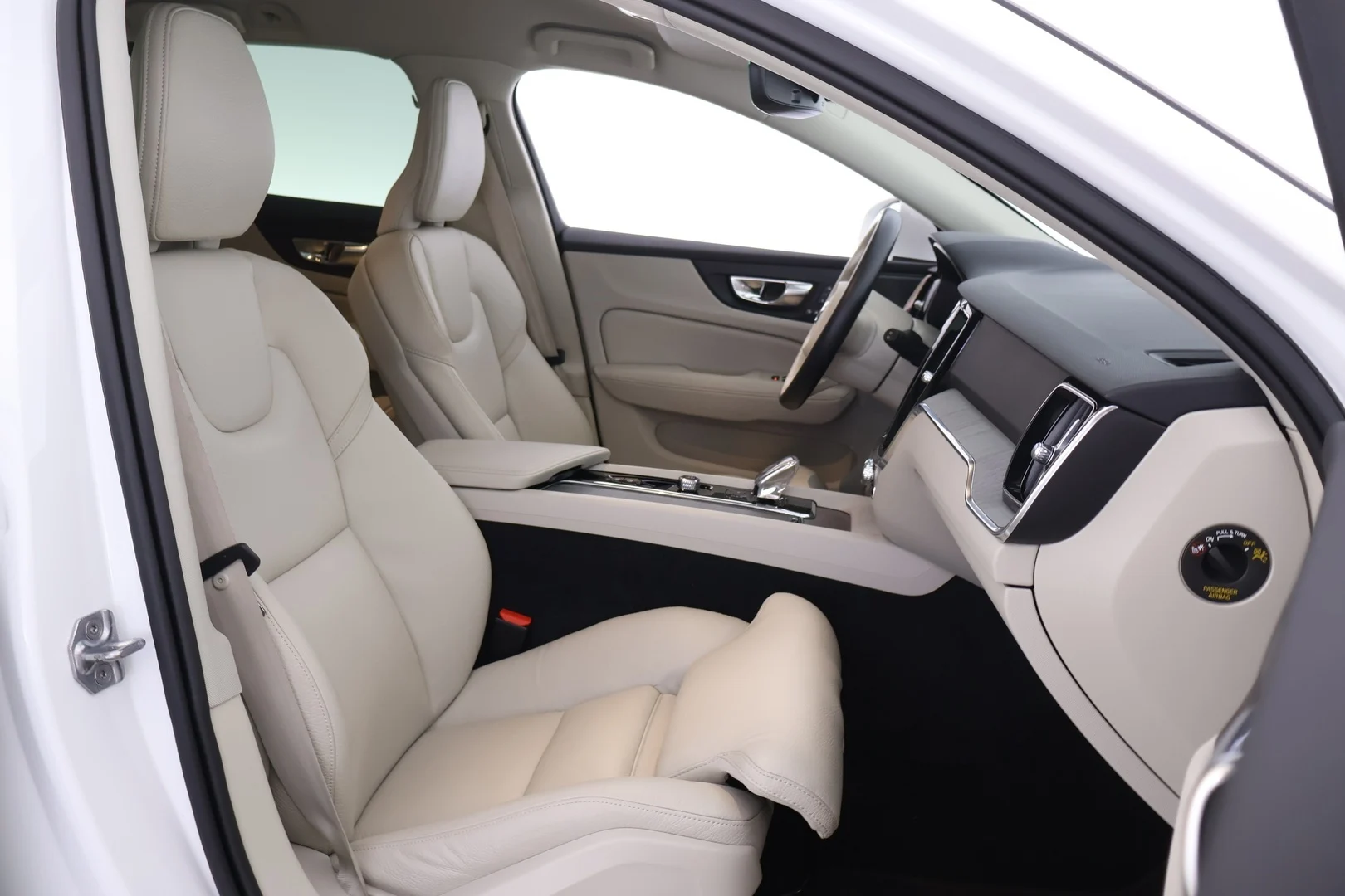 Car Image - 4eq9DvuzFt5uG0Tt1i15BB