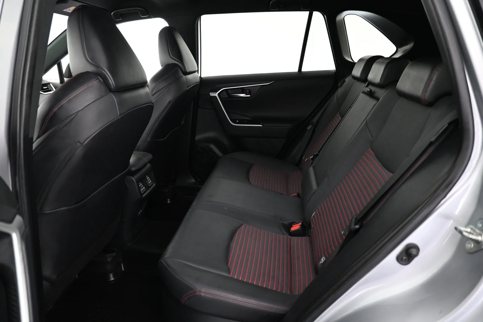 Car Image - 777McW7TEsKkFkiwHqbFCV