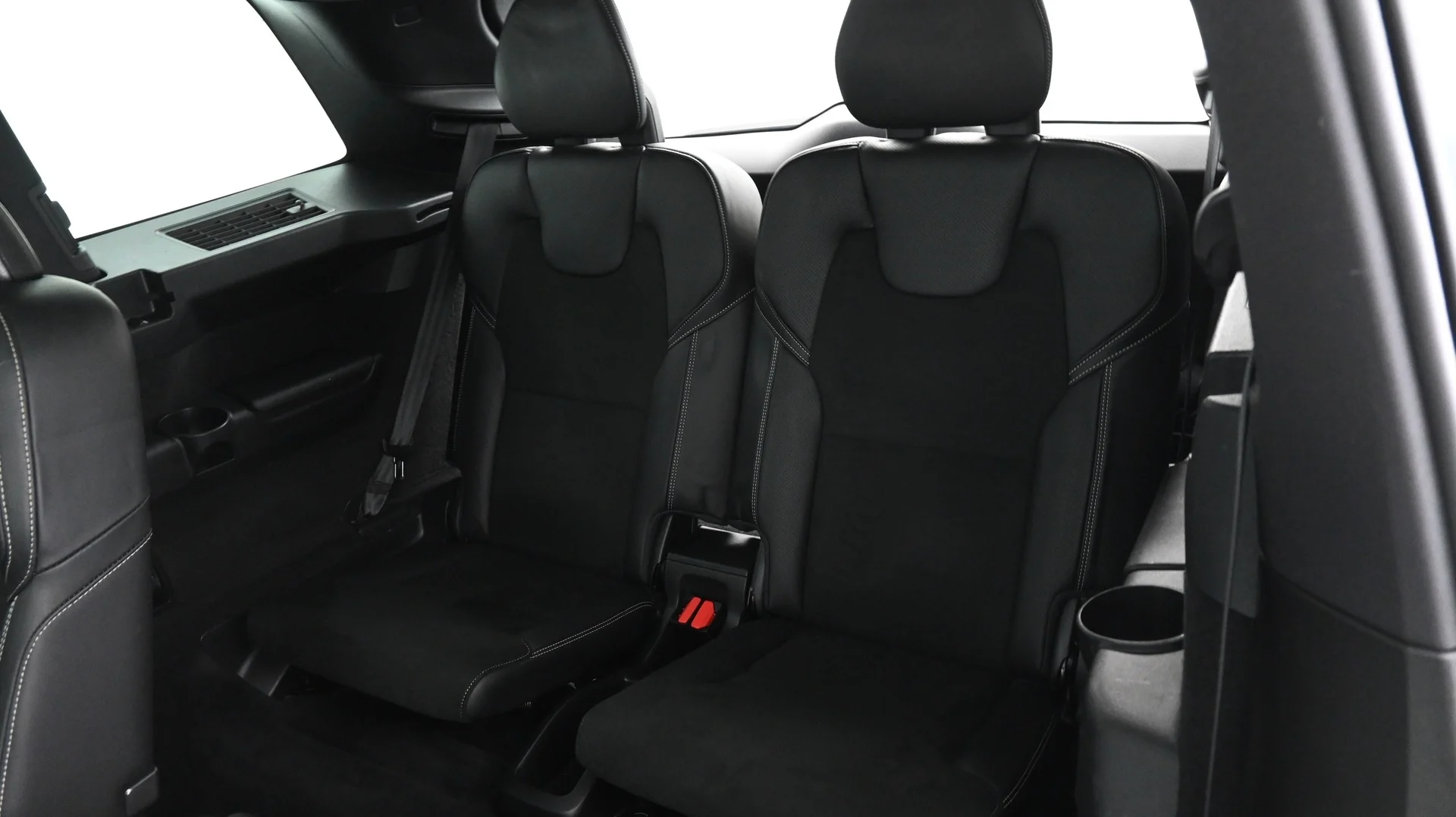 Car Image - V7uO1U2LWiYM1sf32ivNo