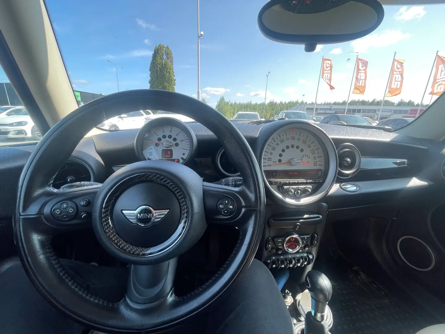Car Image - 315y8D2ueCCfeQAVkhix1W