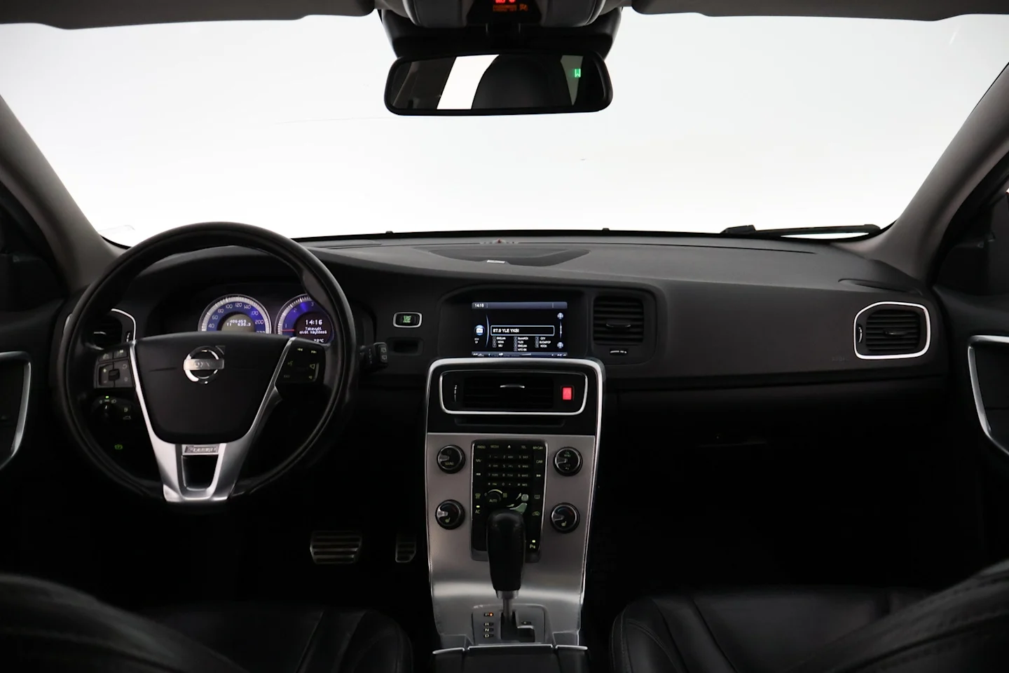 Car Image - 75djZFcxJMzBWvWSkKeMEL