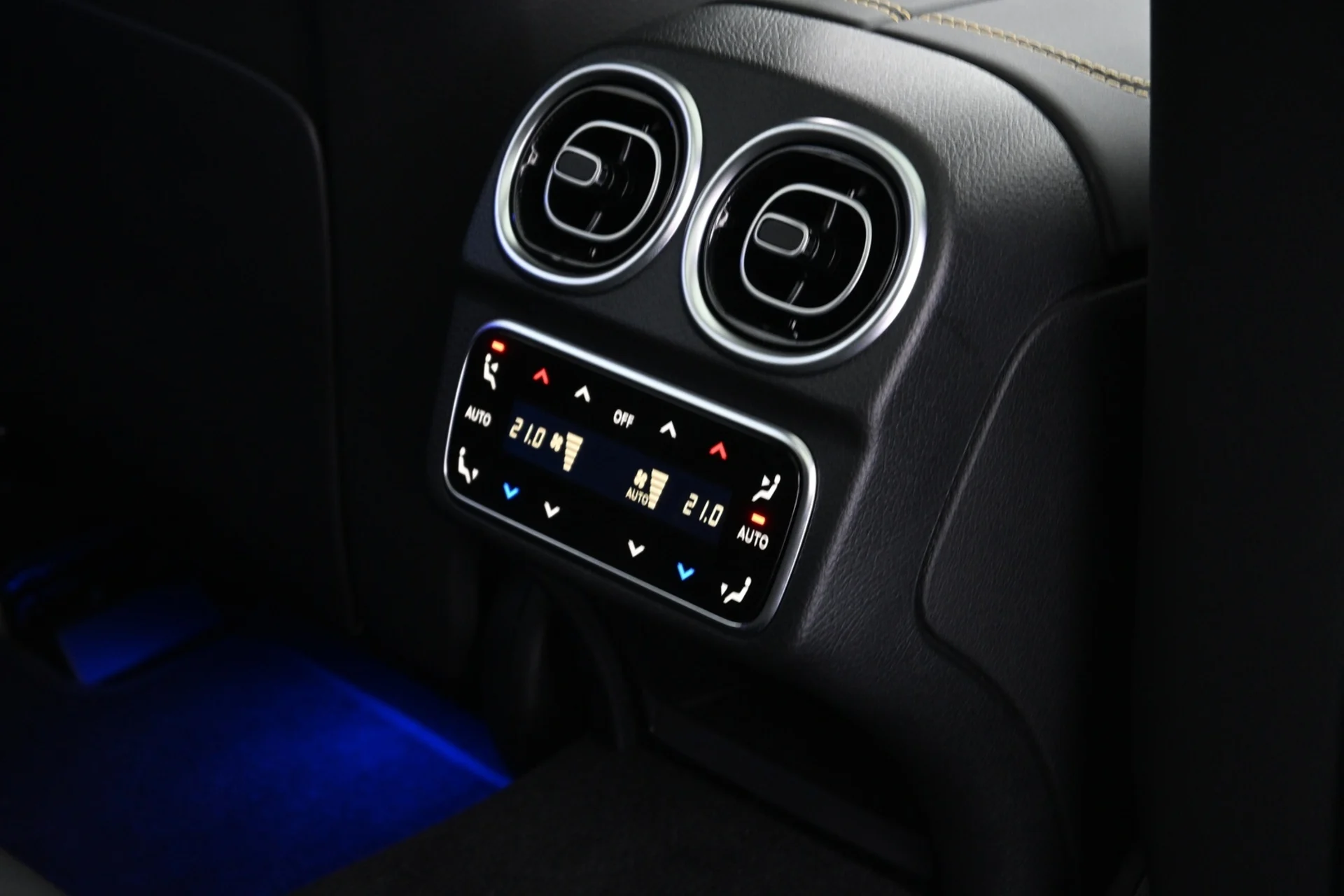 Car Image - 93nlnvf1rm2znc84w357F