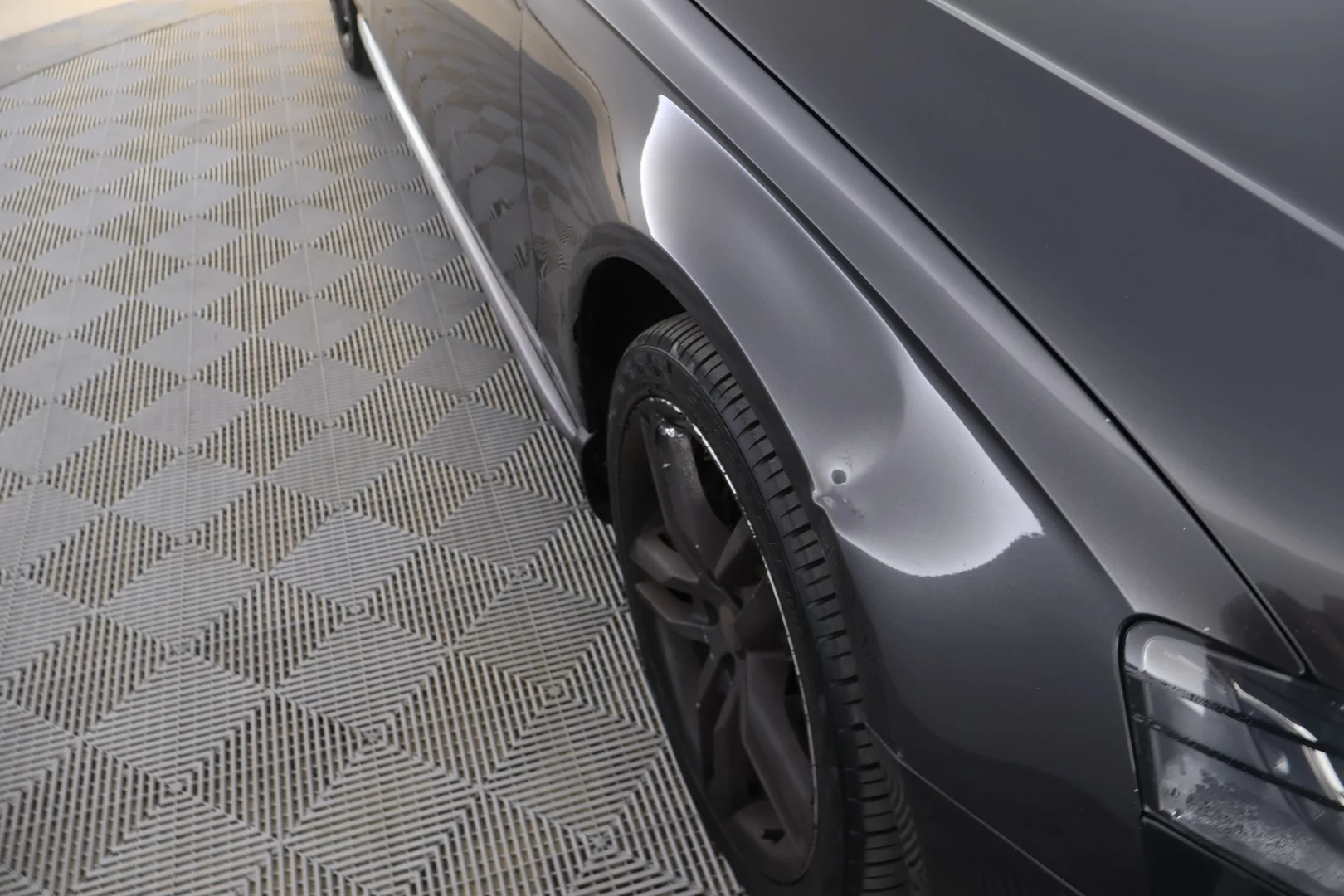 Car Image - 5pWUf4SMECZ8mluCS7VUTQ