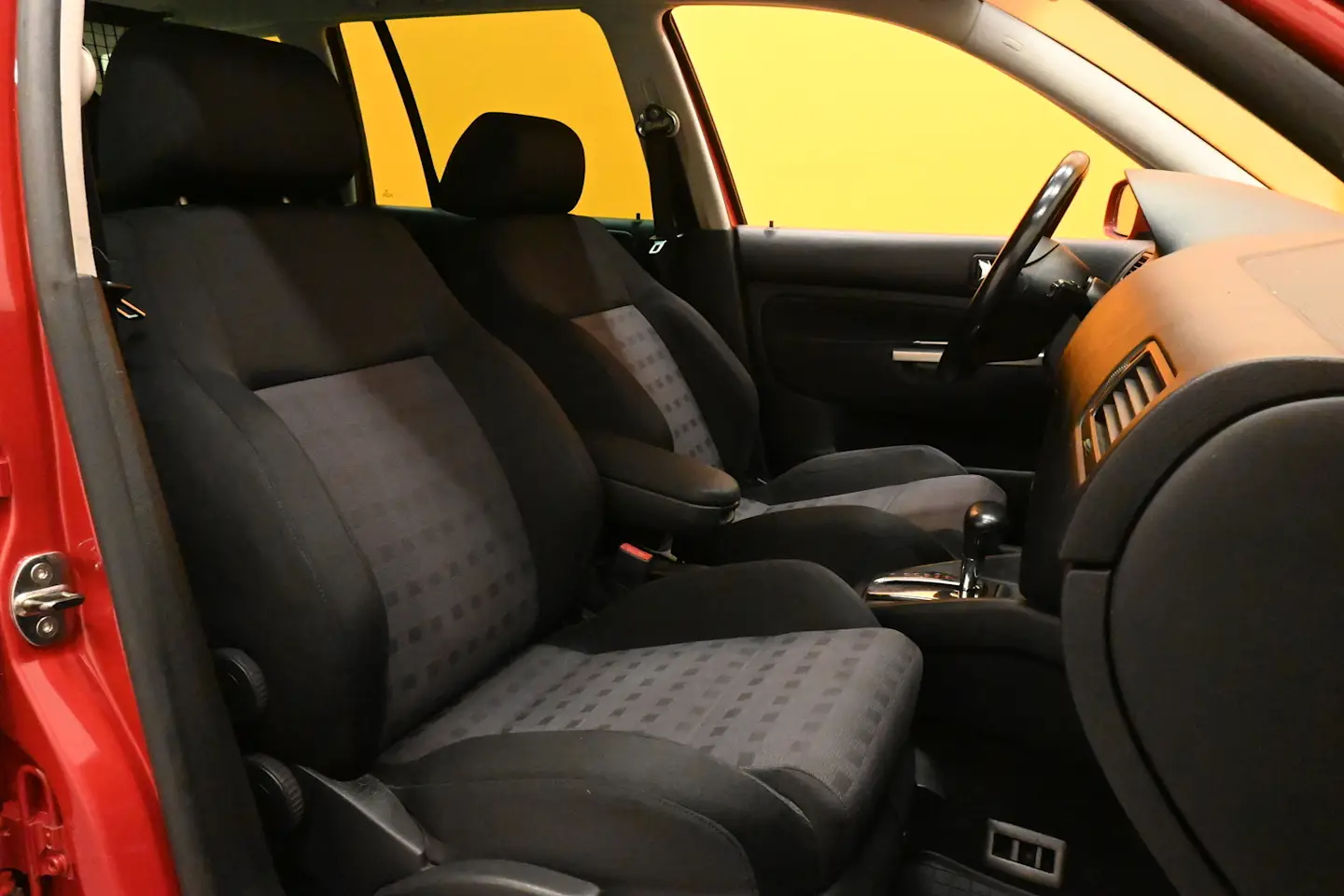 Car Image - nknZXcuqDu3u2kQLBkiny