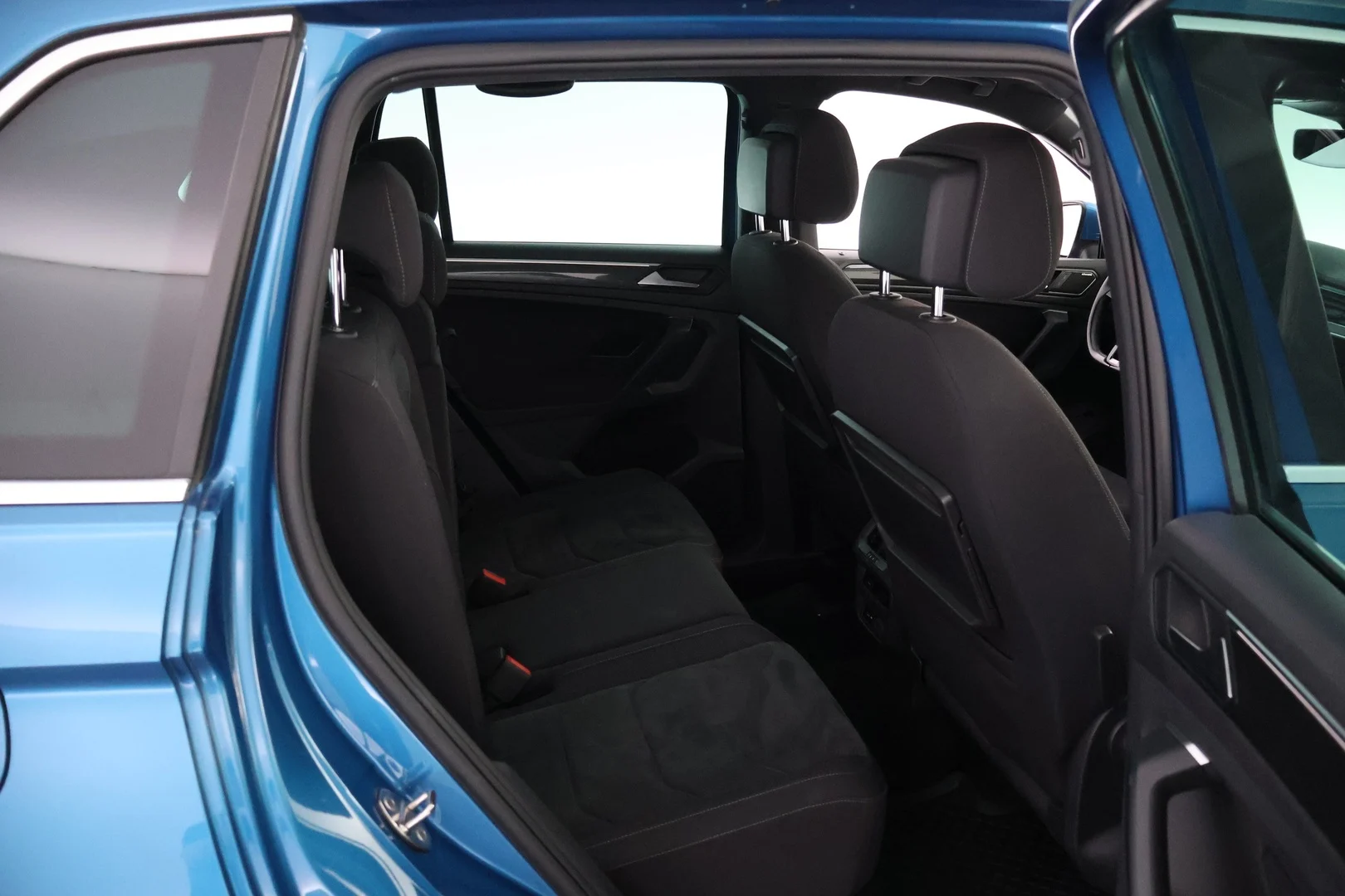 Car Image - 72RwHLBBC3Q2H5ilgNjRDV