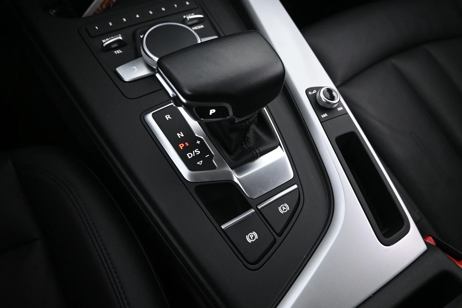 Car Image - jT230fUrWJRqL9iJI4CvC