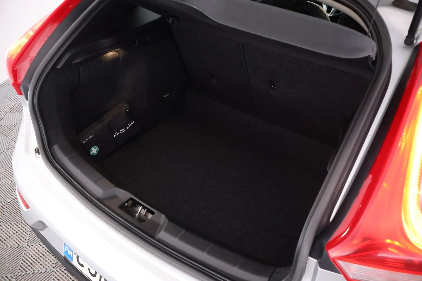 Car Image - 76No27FeUSq4m57u6d8llG