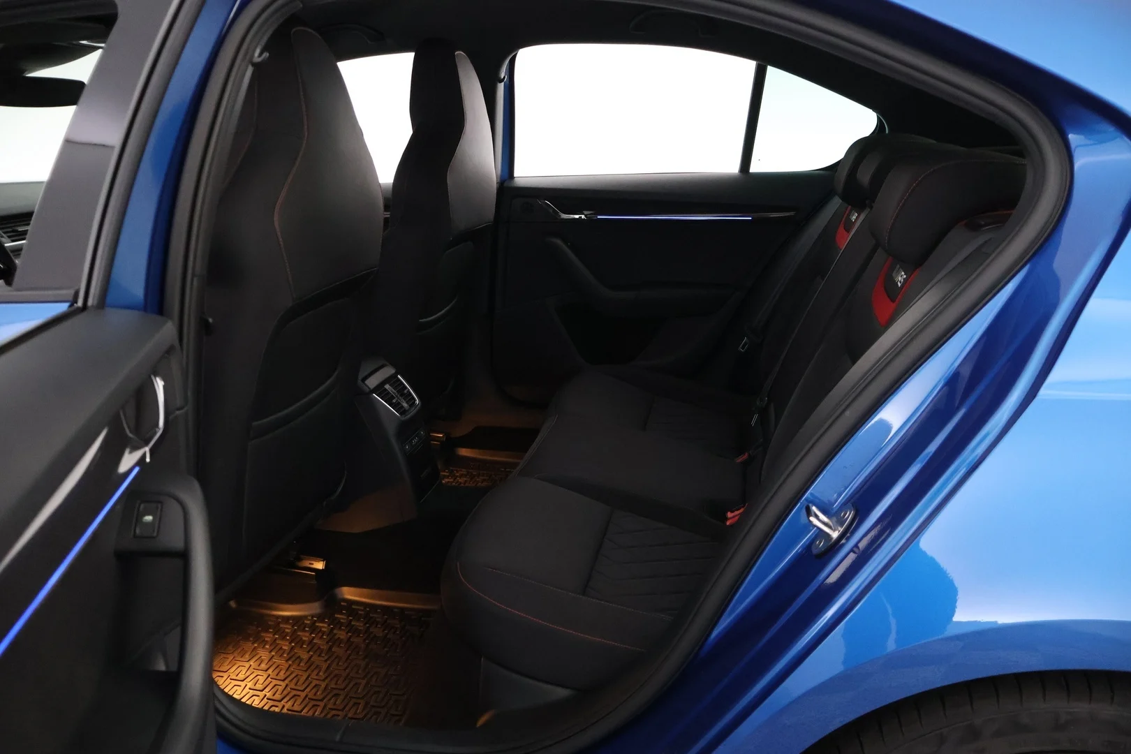 Car Image - 15xZHP7XWqQcyAKsmbYCPw