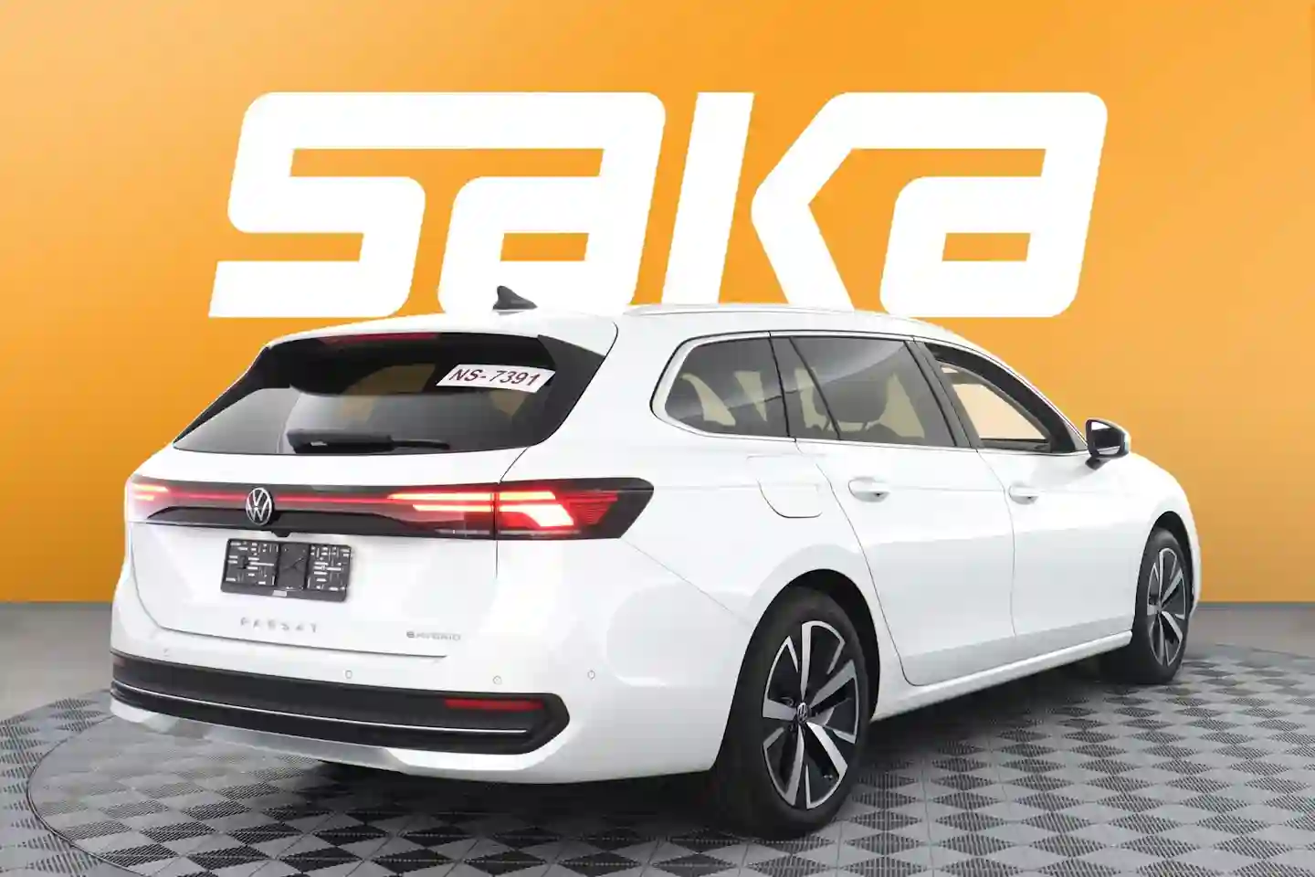 Car Image - 3slfATf0rNdZgaj7HNn875