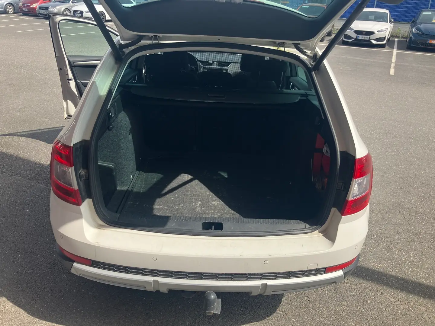 Car Image - tZbT2KNETdIpwKTAJeBN8