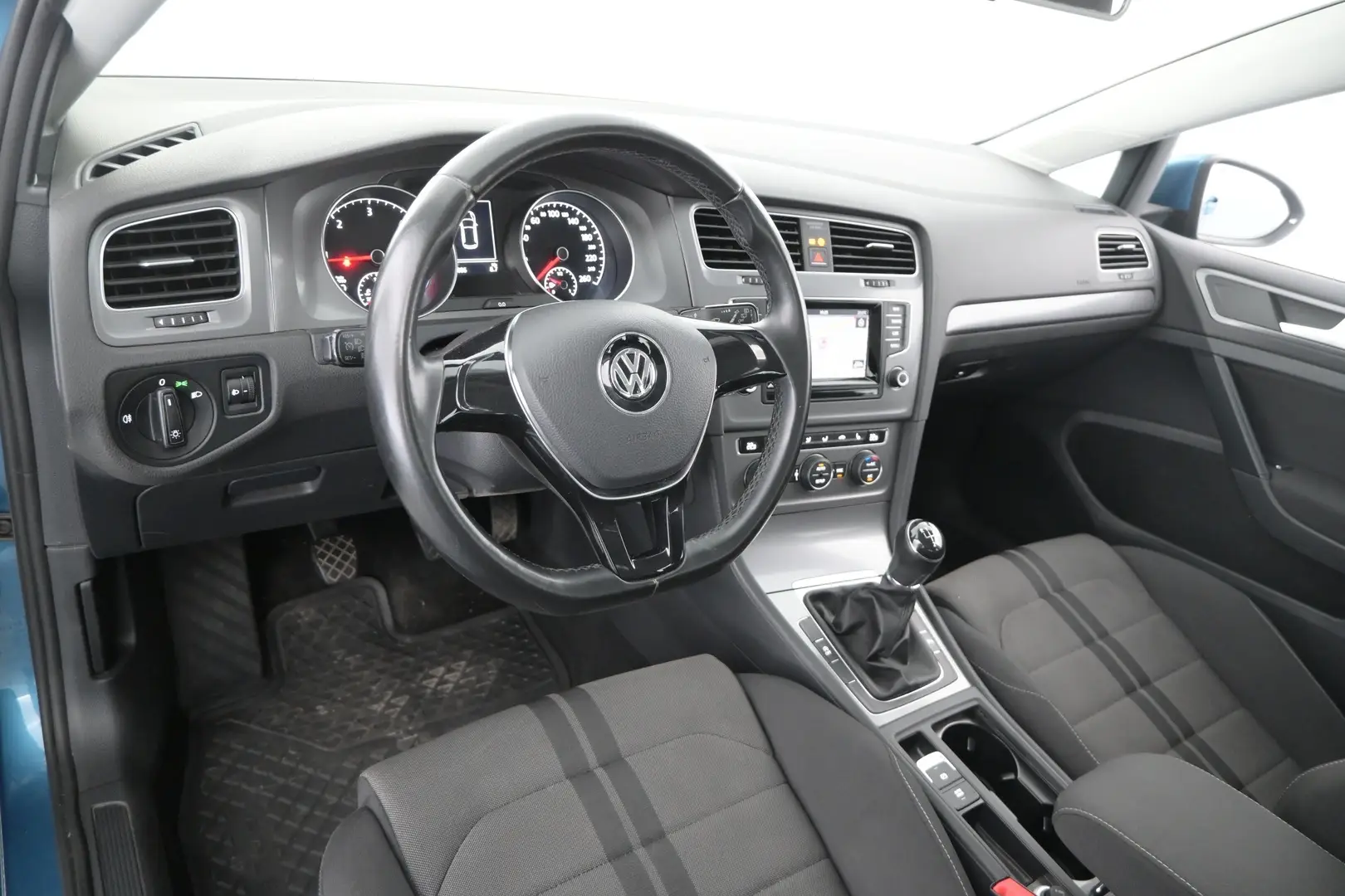 Car Image - 4lvWSzffC6HlW5YYu5w2St