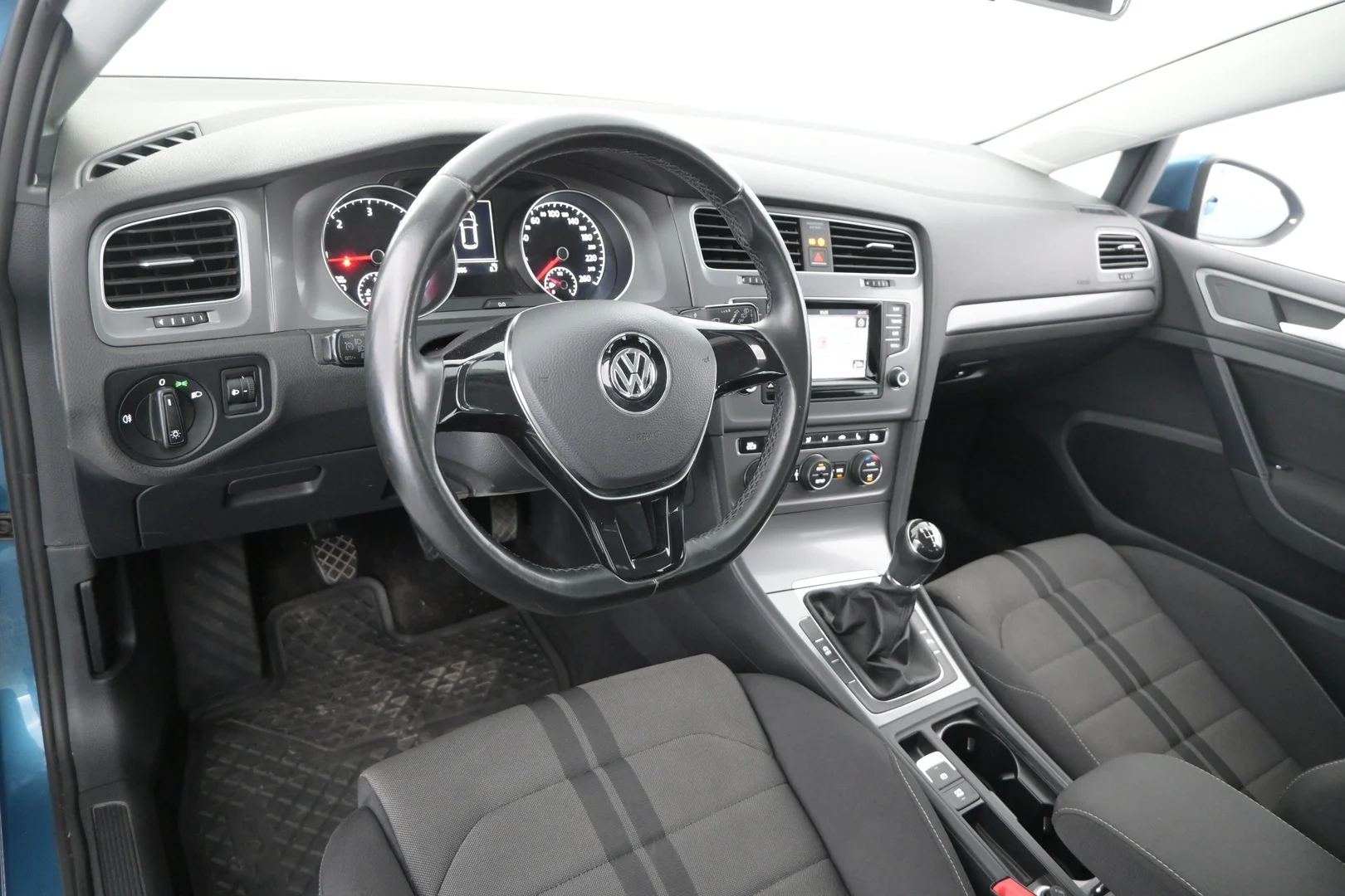 Car Image - 4lvWSzffC6HlW5YYu5w2St