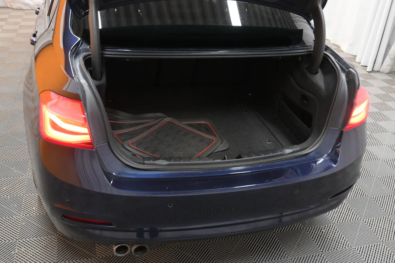 Car Image - kDEnVpyw4hkcPtCGKSsIn