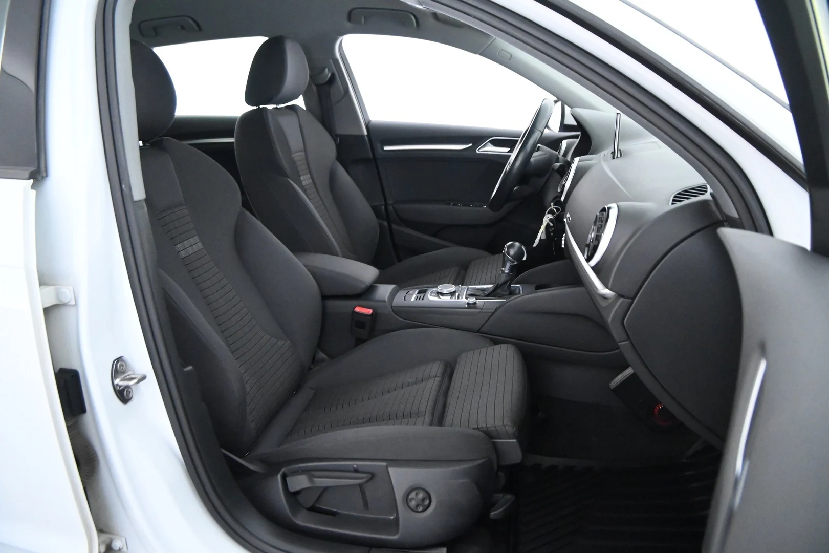 Car Image - 78IIM82vVBgsLxLSCsTKOQ