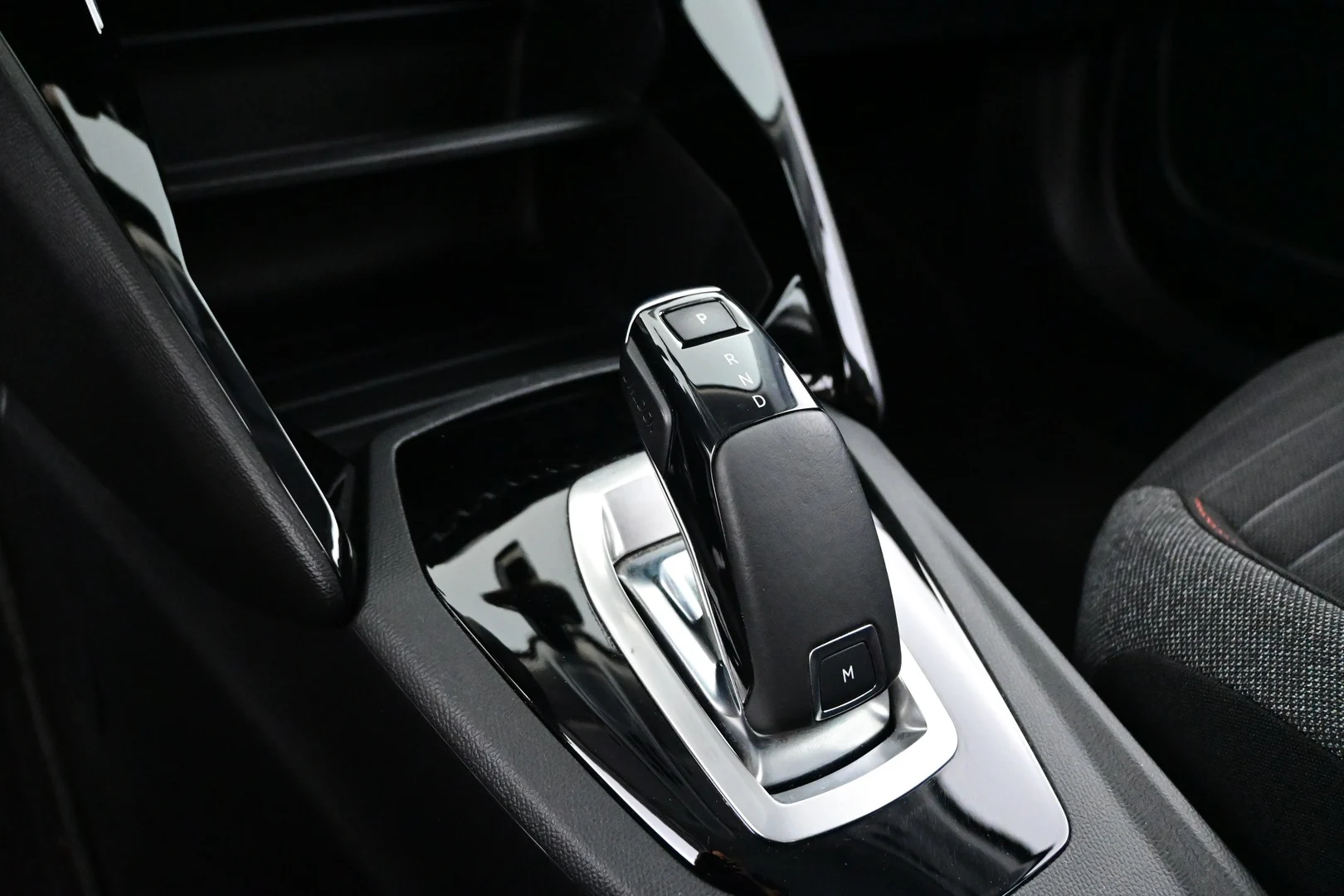 Car Image - 4J8dmckmn9O4xJlWrgYFAQ