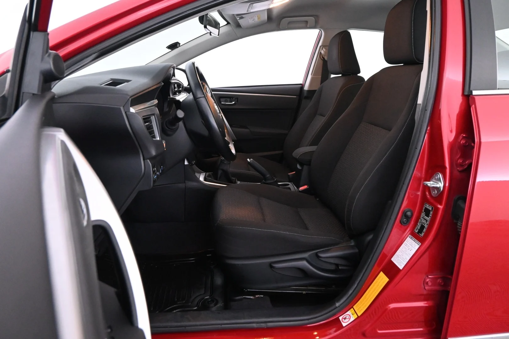 Car Image - 352tLa0KM1xLzKS5JYaJaX
