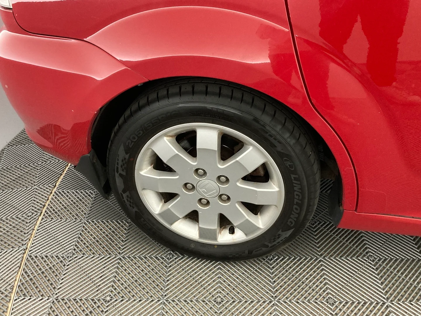 Car Image - 6RwJS0rrfbf9Pcv3ftVp54