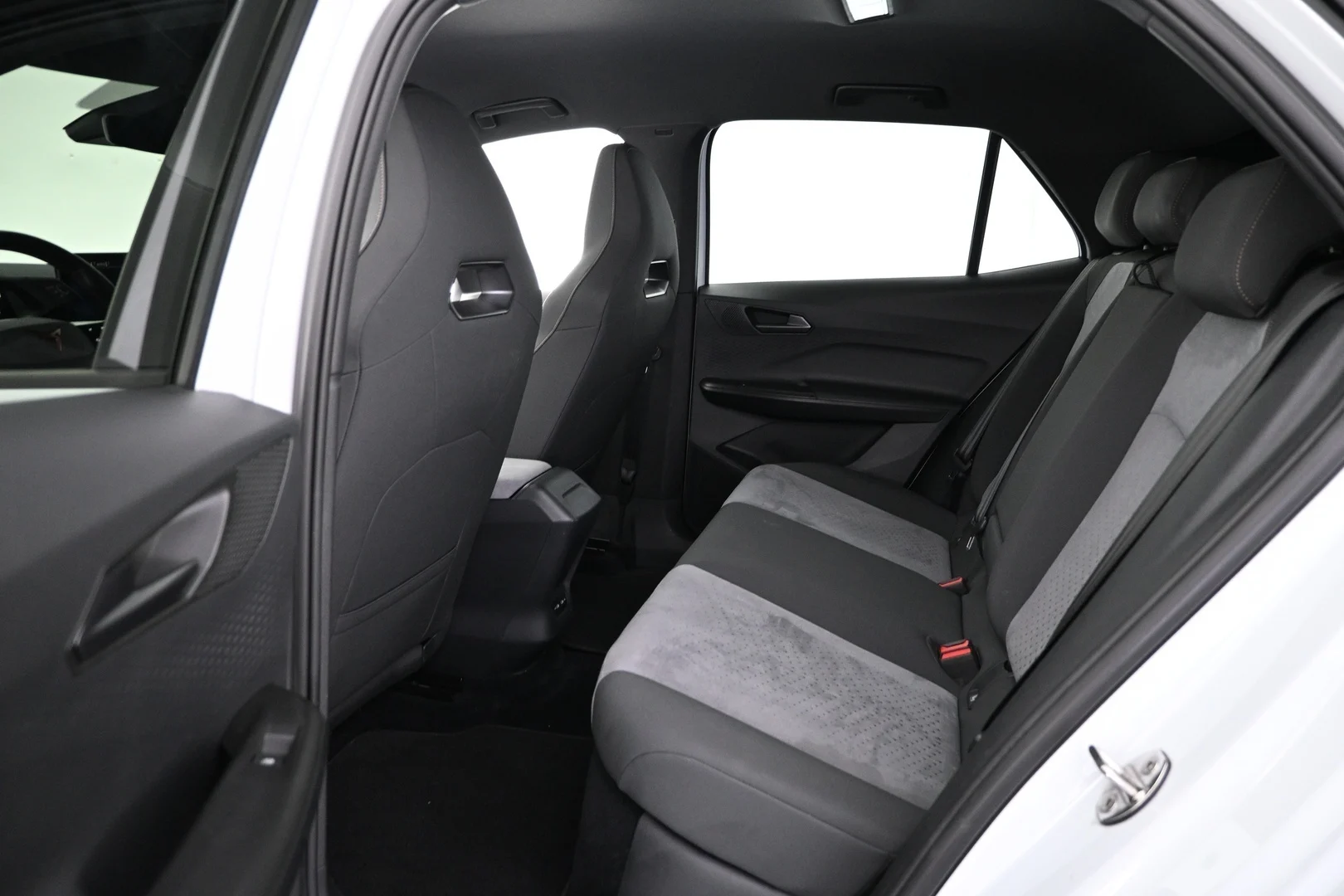 Car Image - aehOSH3ITWexAVqGsDoVA
