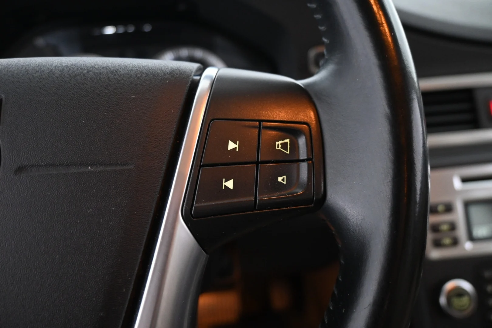 Car Image - 7JxaqM4b6E0vB2yfeOvrBJ