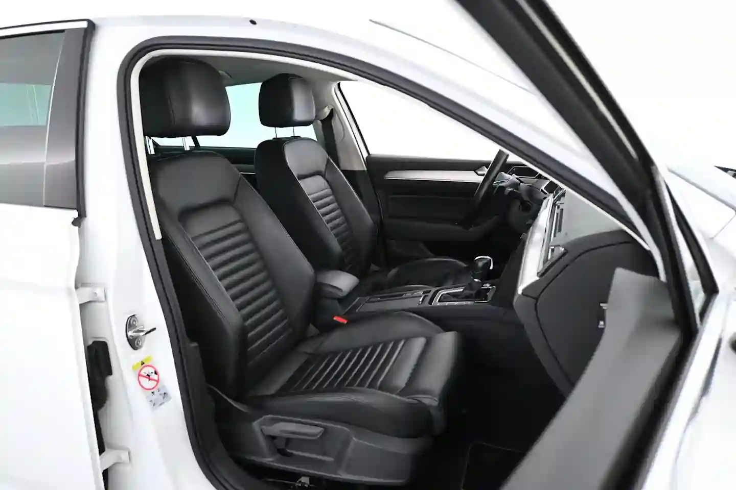 Car Image - 6BphN6vWbMLKPBJg4uMnvz