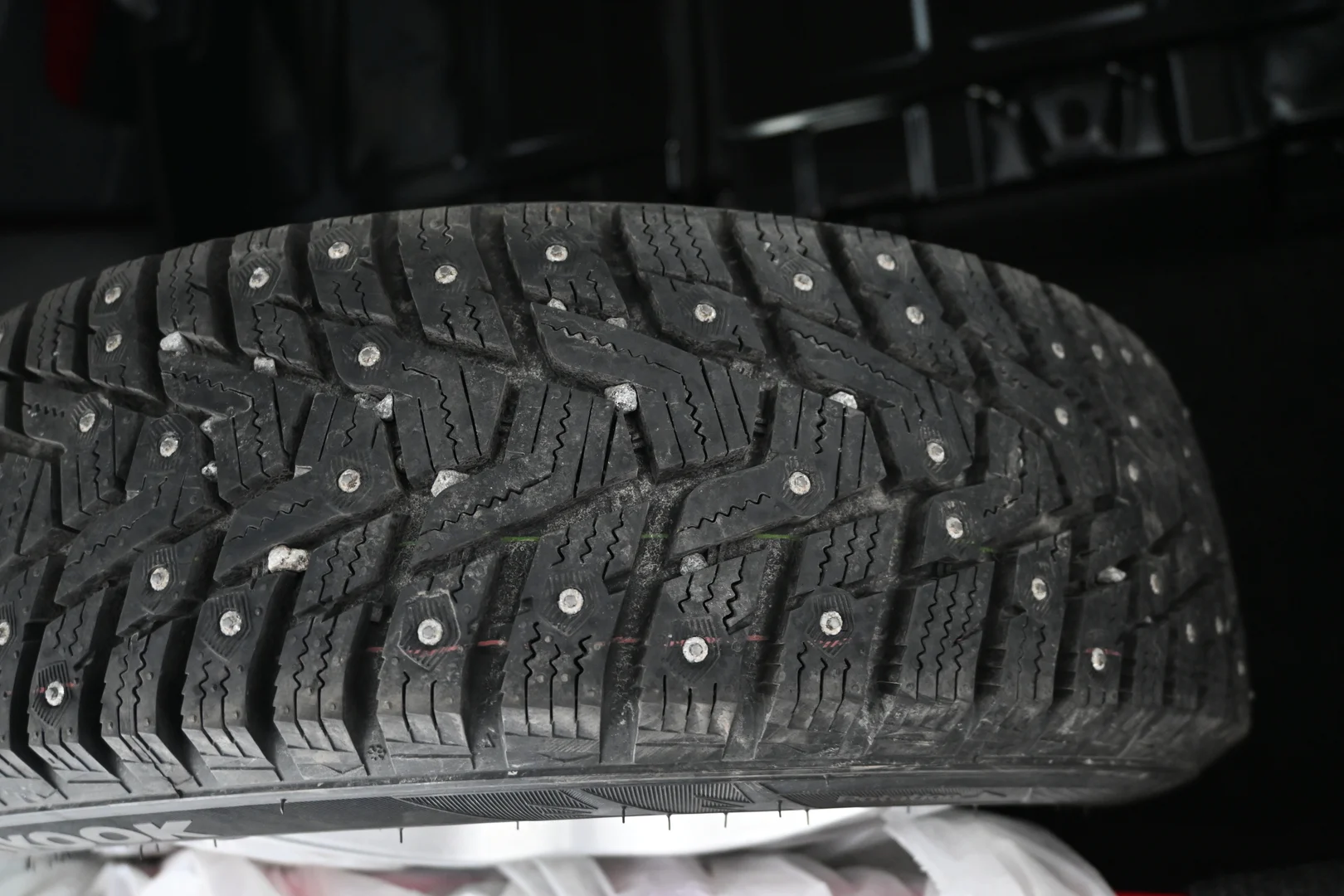 Car Image - 353TQYMRql9byLrccFGF0t