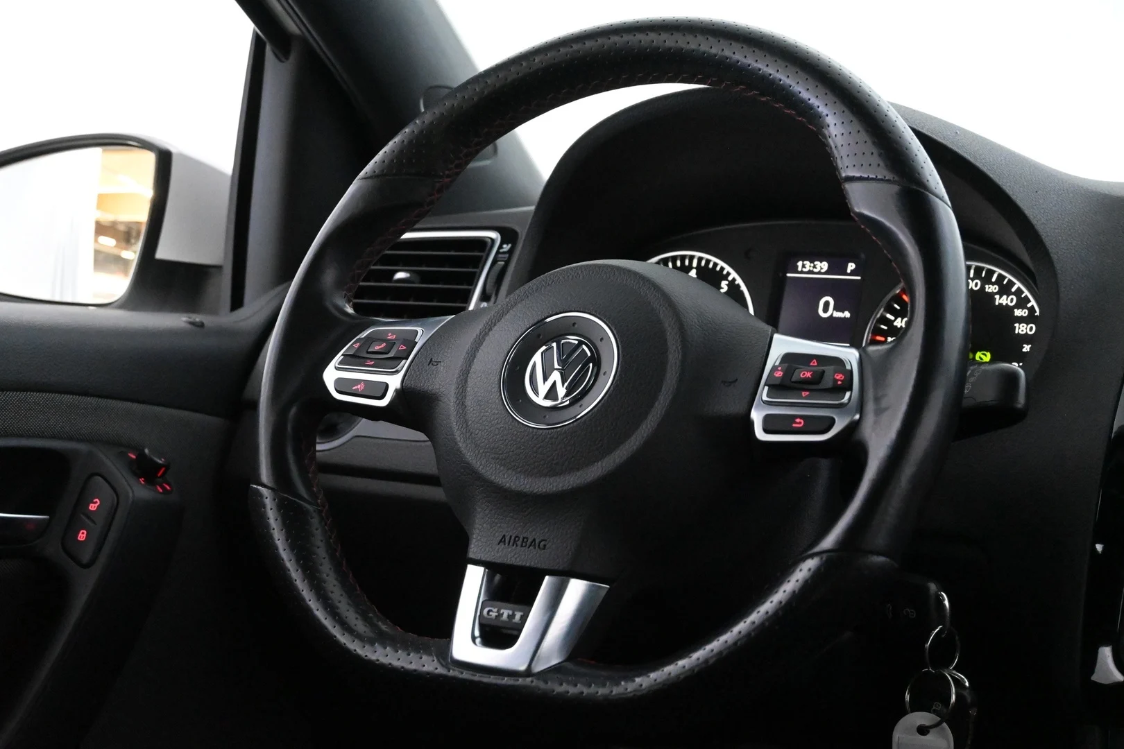Car Image - 5nGQ3digkYcNo2KCEdI6tr