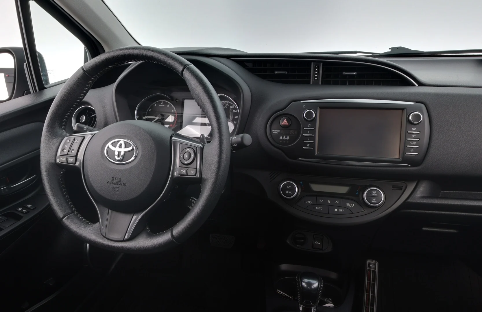 Car Image - 1FVcUnLmlvrwfTcT0AwLPe