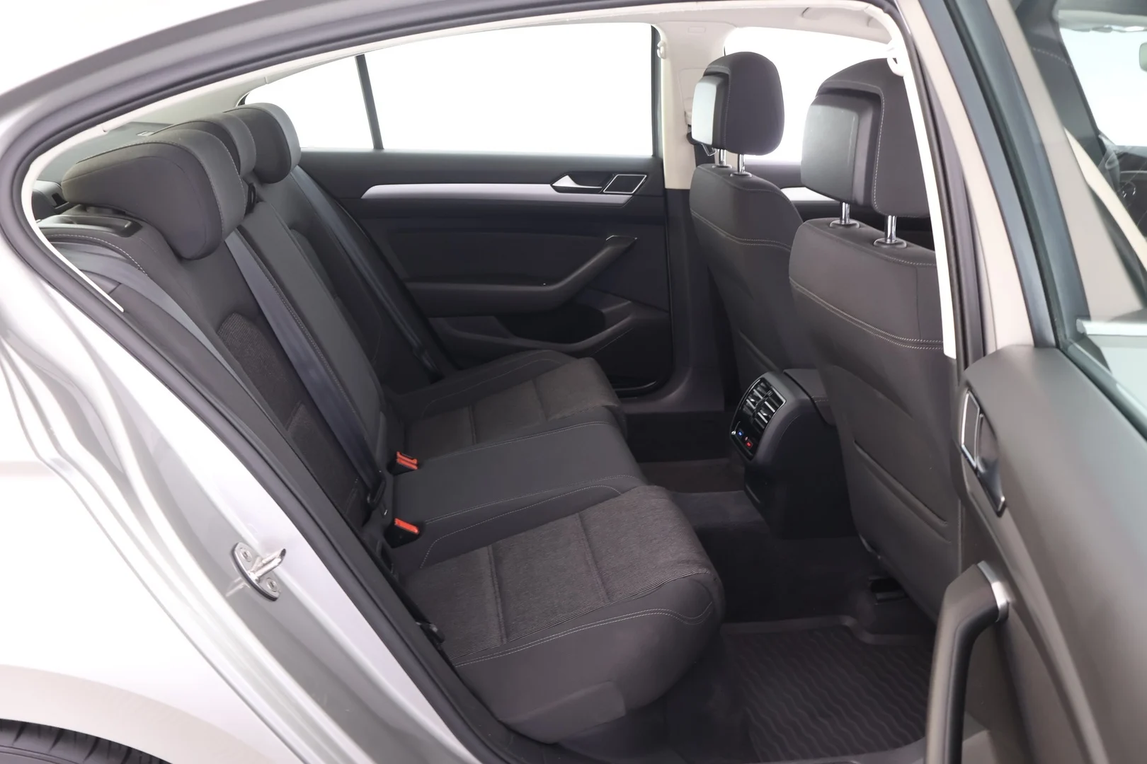 Car Image - 4qsQUqRWaJlPvGk8mvbOy5