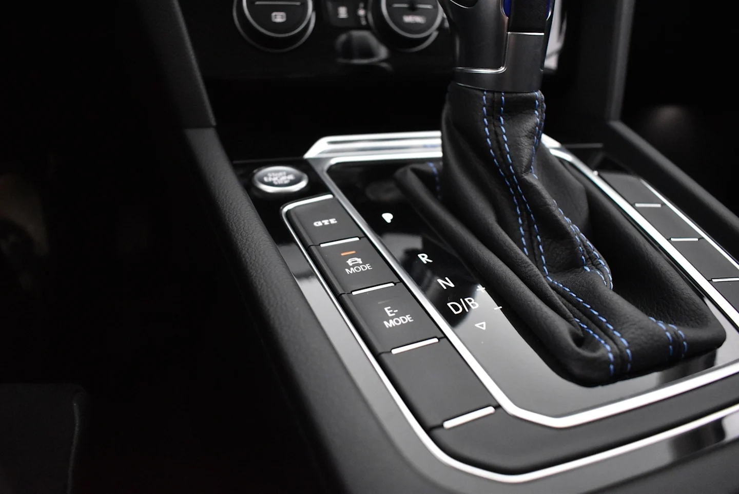 Car Image - CBLQ5gAoPwpCgIDHMj8a9