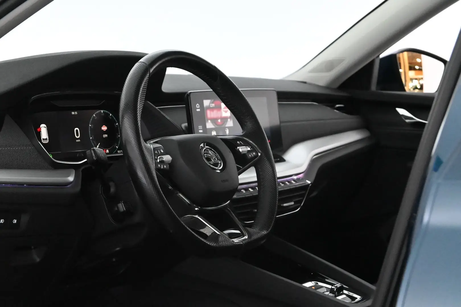 Car Image - 6CYiivnPxrrJjA8Qp4qq6s