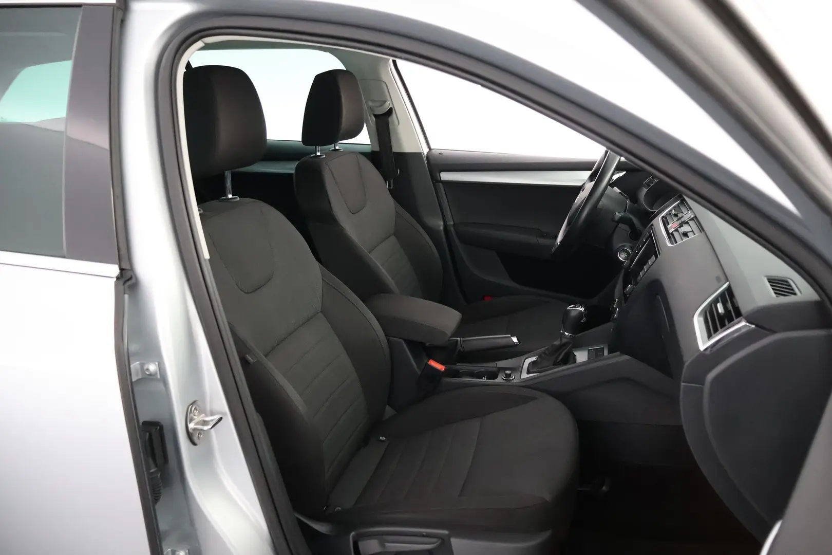 Car Image - 7lvVdkC07KkZ9sUmuseCSF
