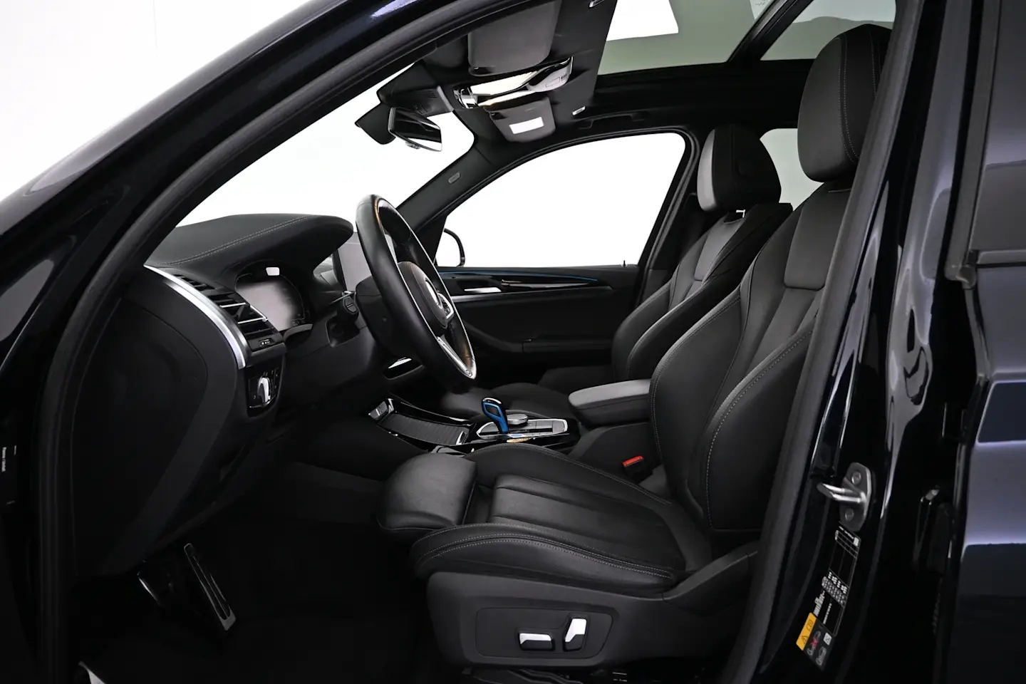 Car Image - 6iLASqGFR5Weqnzj4Jpbcc