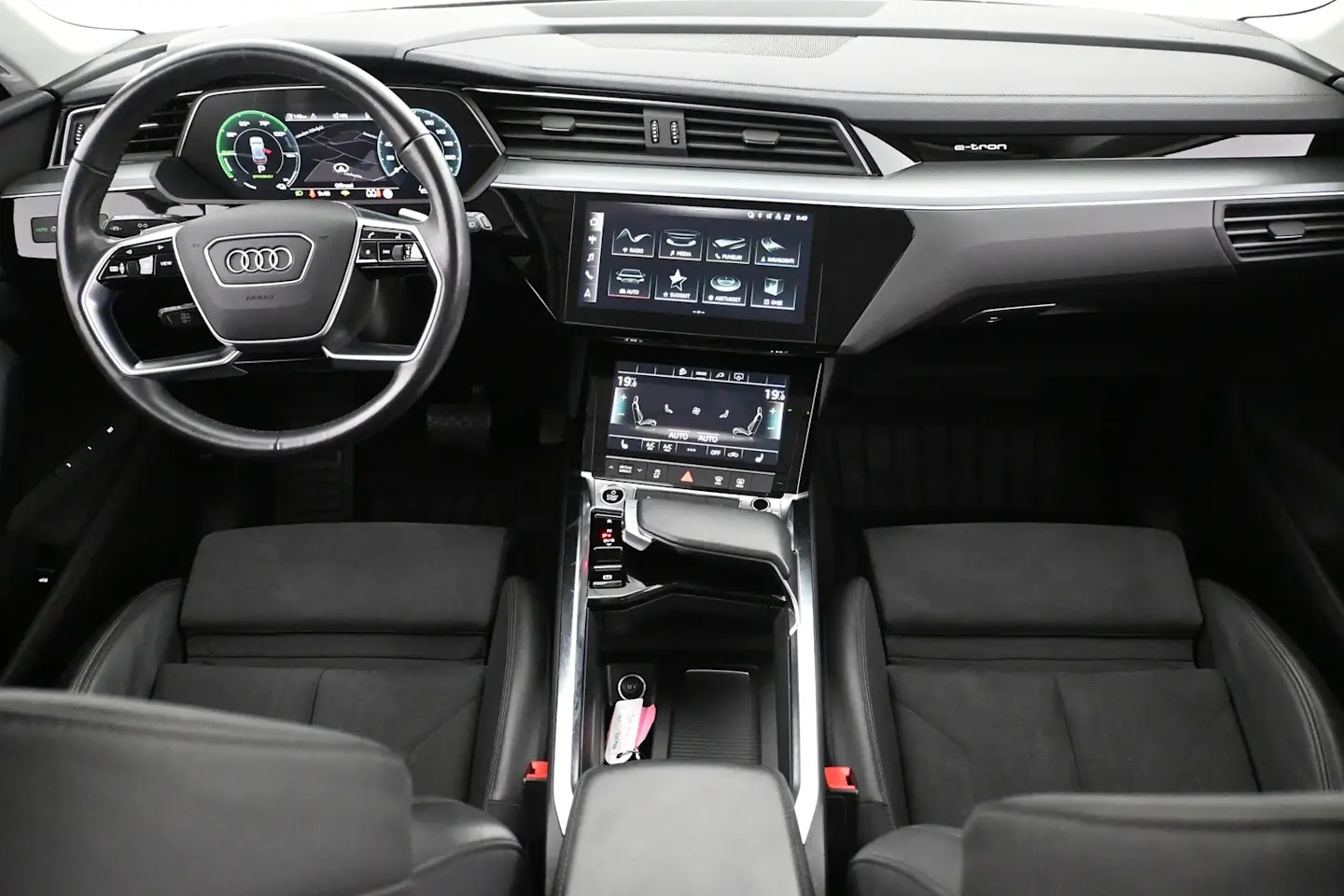 Car Image - 24sD6Bo5vEAe1jEE0vrRfv