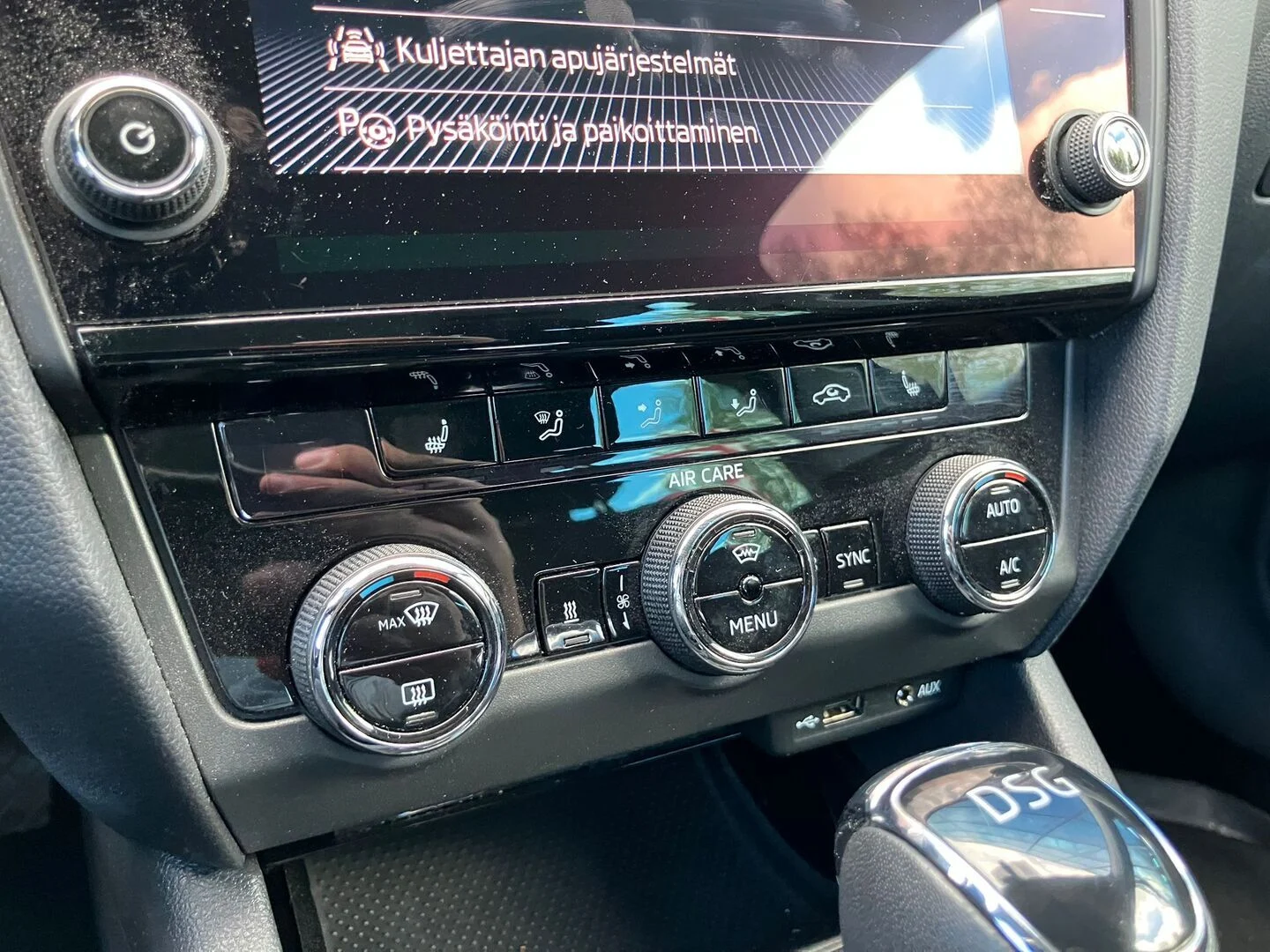 Car Image - 3p0Z83oNSd3vdikneDFNVR