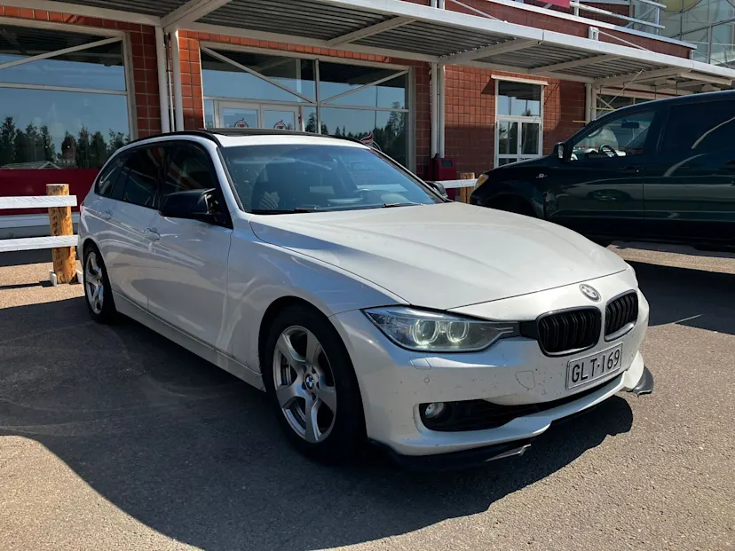 BMW 330