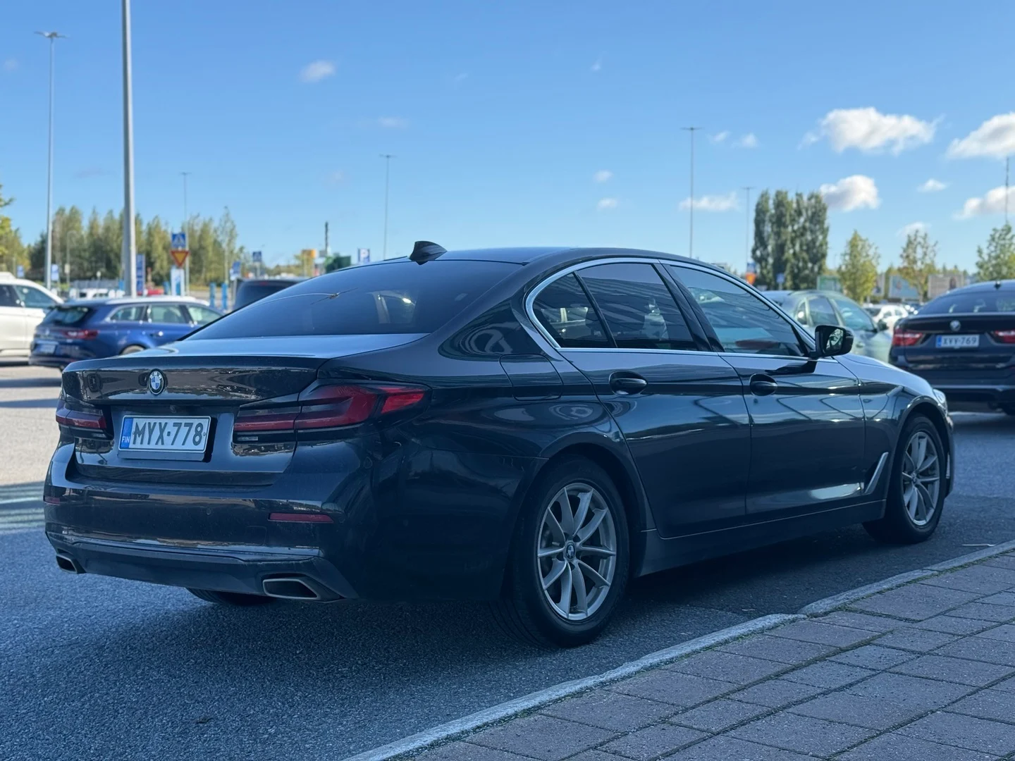 Car Image - 43L371HkZeAGhZwV3jnLH