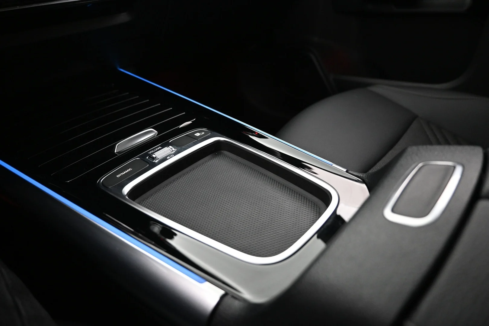 Car Image - uhrAahCGLl4loxZAeZUNF