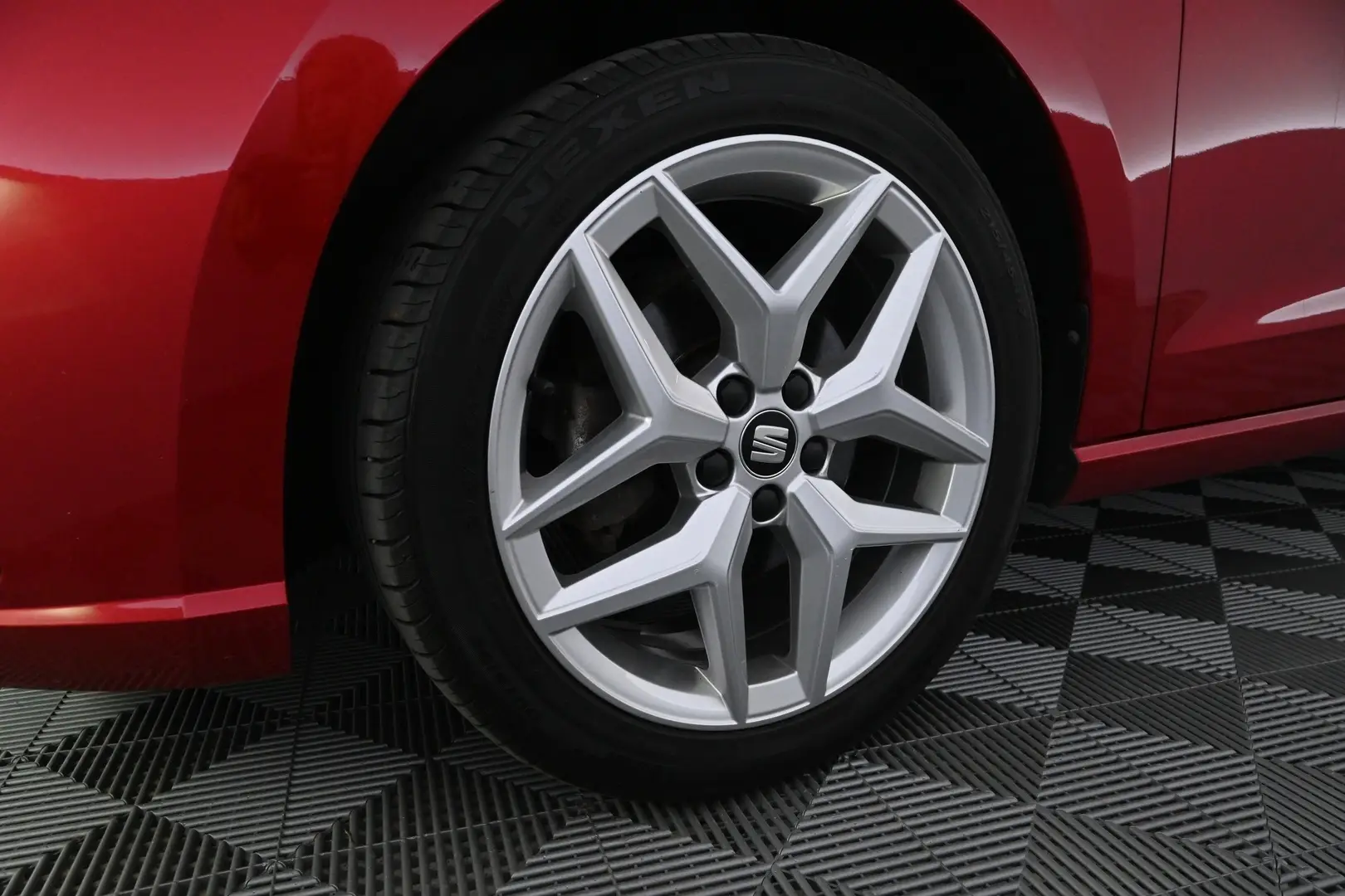 Car Image - CpVirCPwNrzqU8spvjy4T