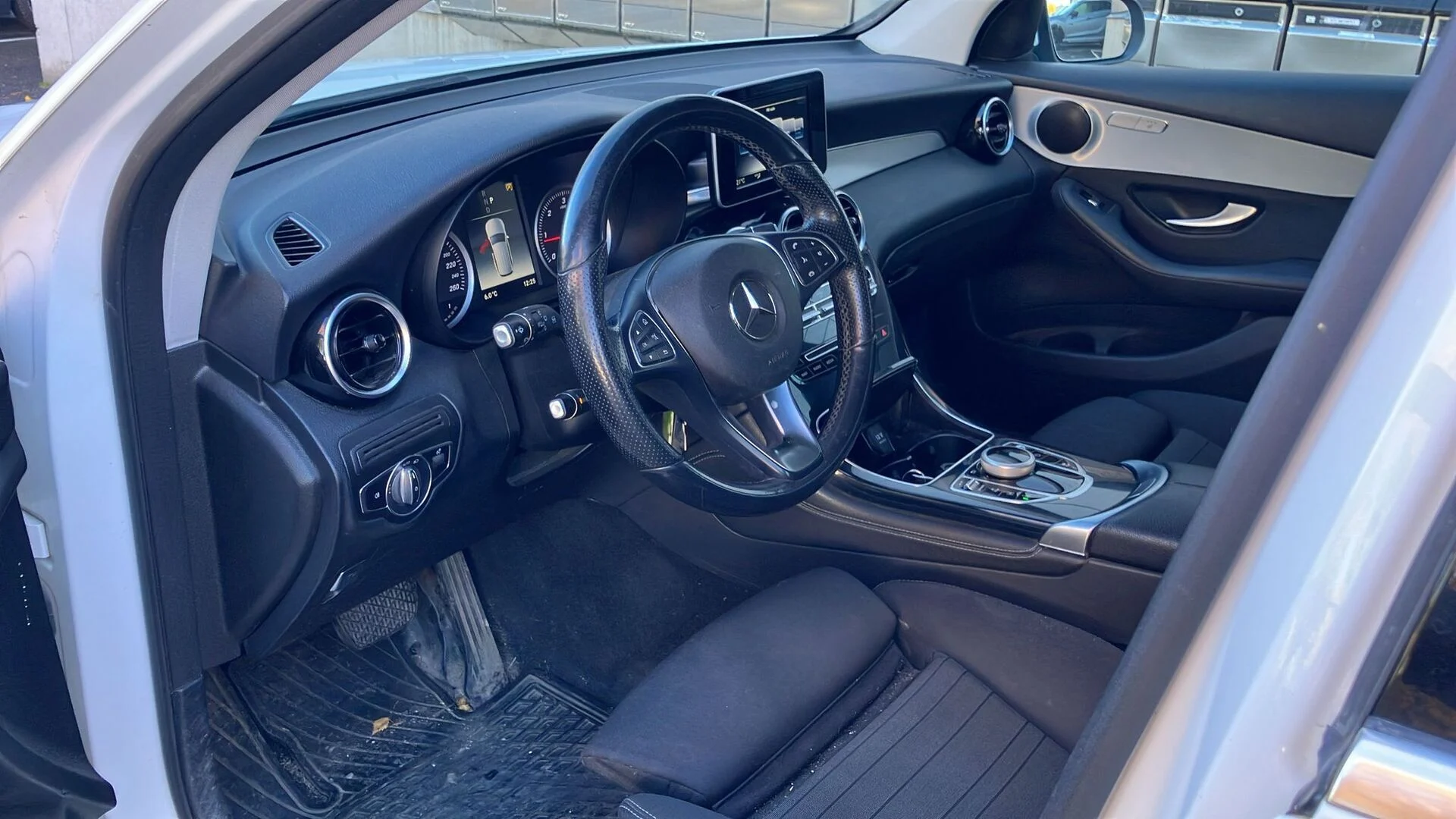 Car Image - 1ctBQTdCTdFyQUhcuB4VyI