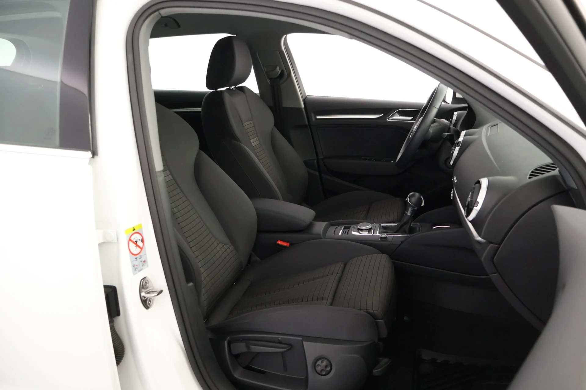 Car Image - 3utUEsi1KOSOebIqYBhuEW