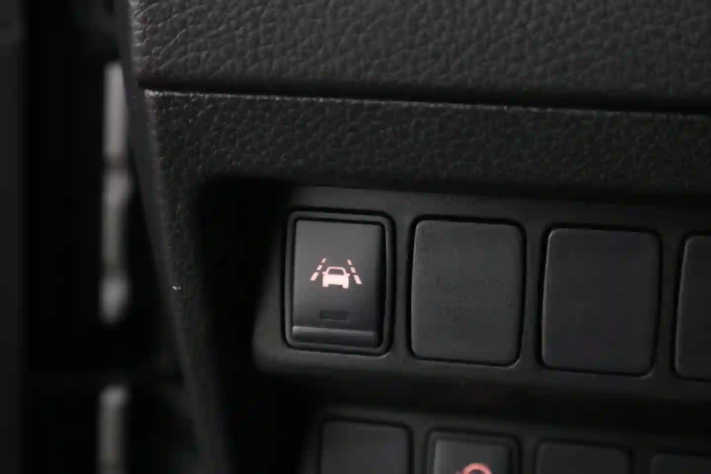 Car Image - 1OksG8heH5z9fONwzmspSi