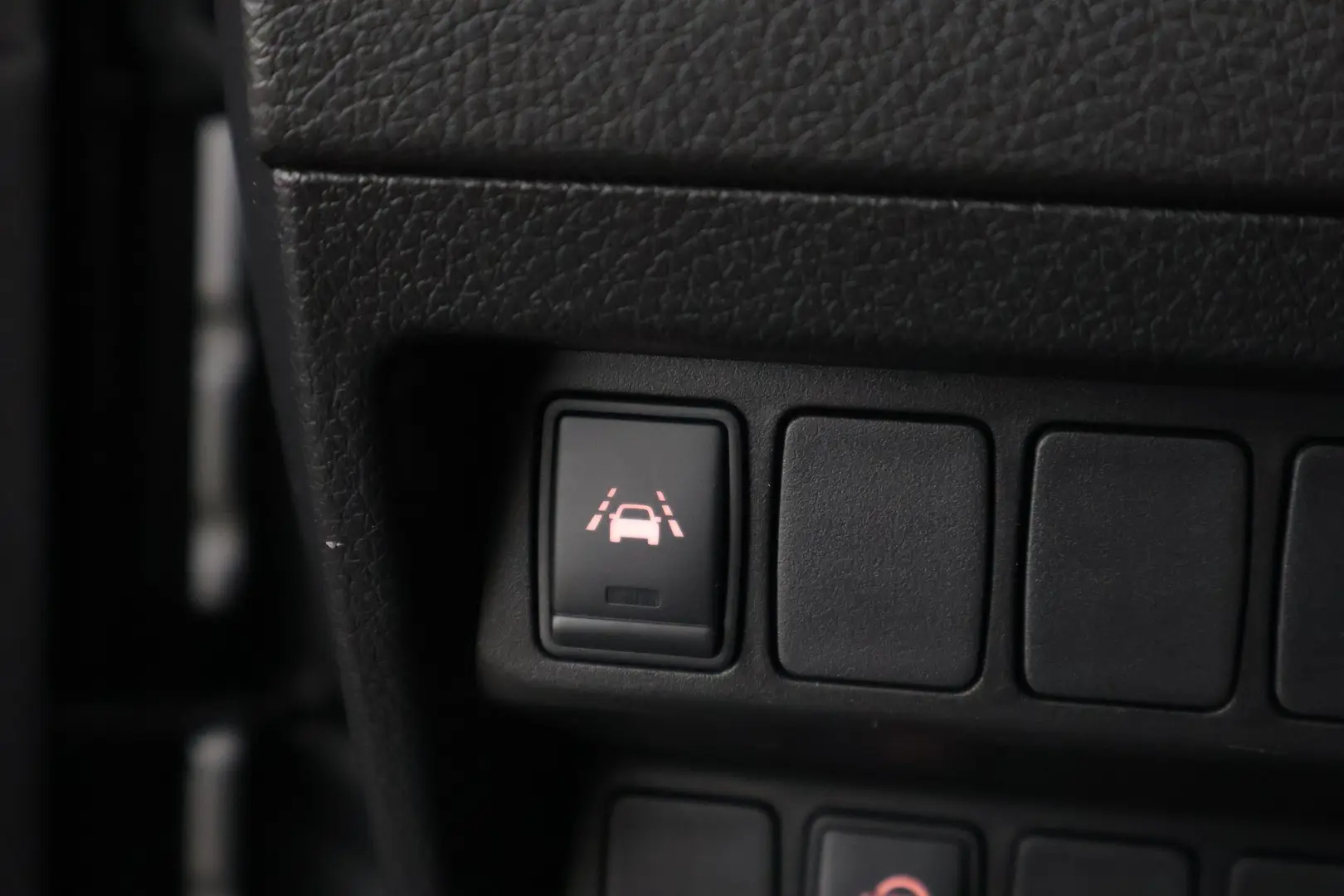 Car Image - 1OksG8heH5z9fONwzmspSi