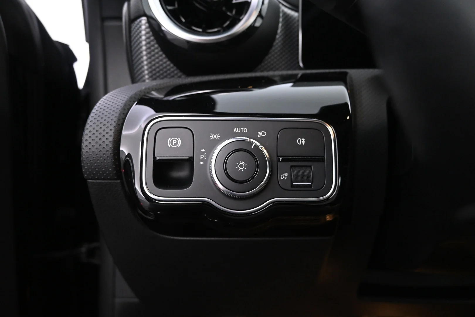 Car Image - 1h0iY9GDYsMTkDyegDbdzR