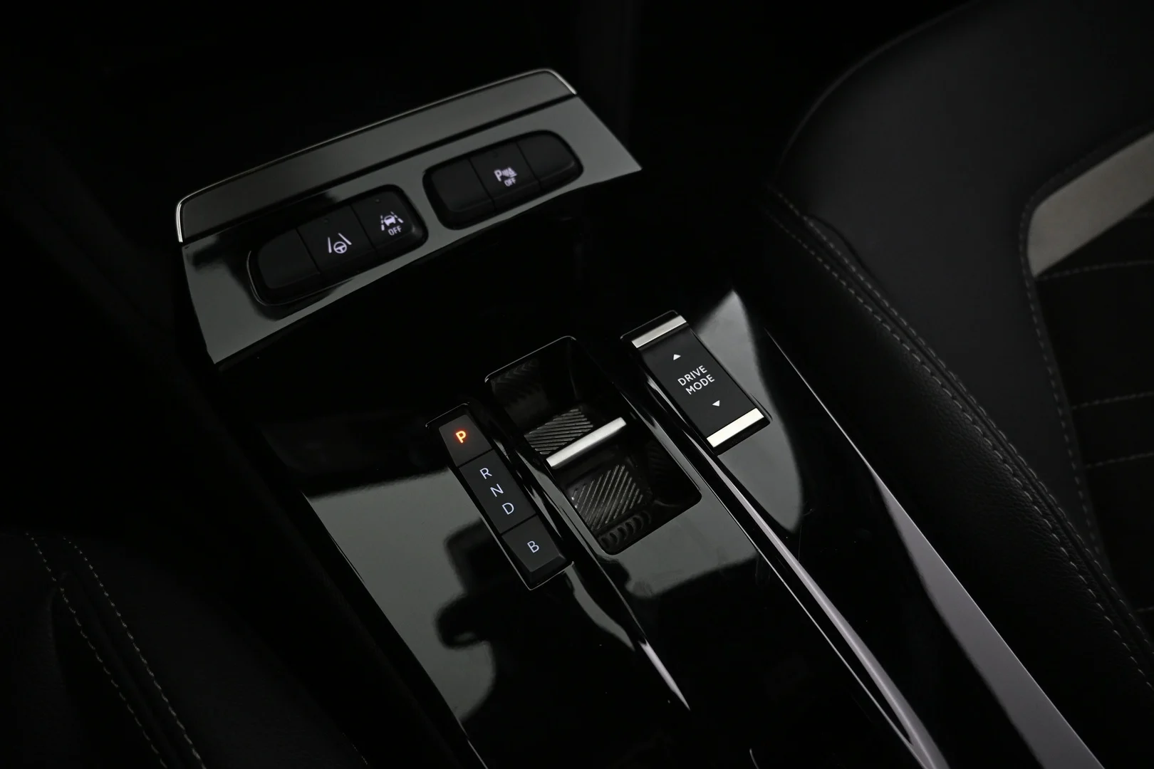 Car Image - 4KESEwhd9PJ7yU3DgvTHSh