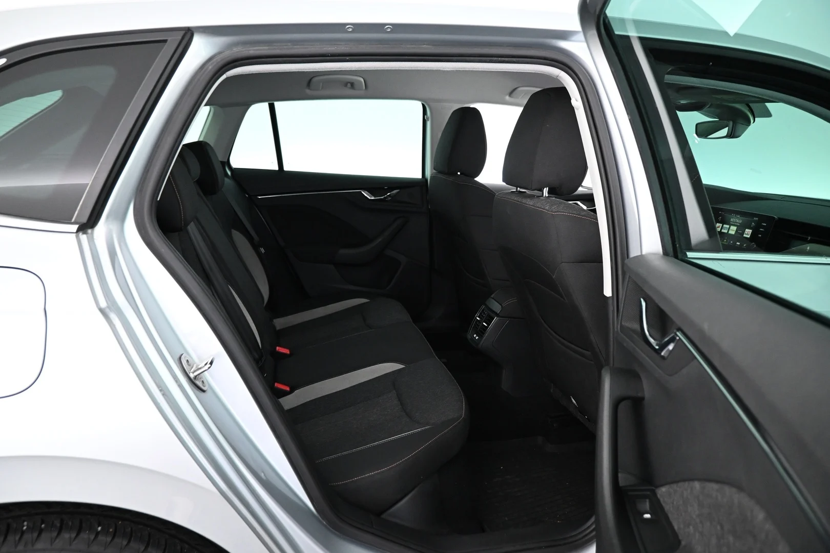 Car Image - 3D3bVbsZKbnYn6yrDZZtwz